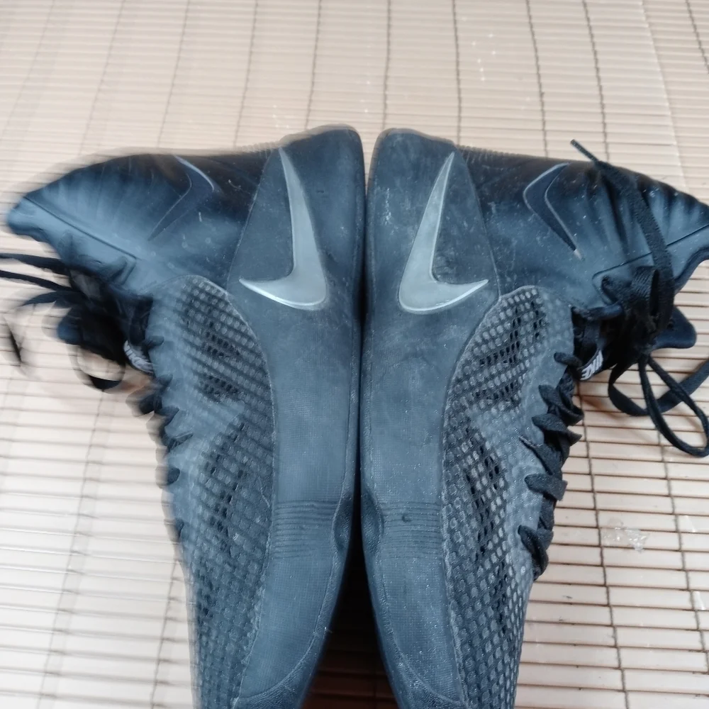 NIKE Zoom Hyperfuse 2014 Shoe - Black - Men Size 11.5 - 684591 001. 200pm